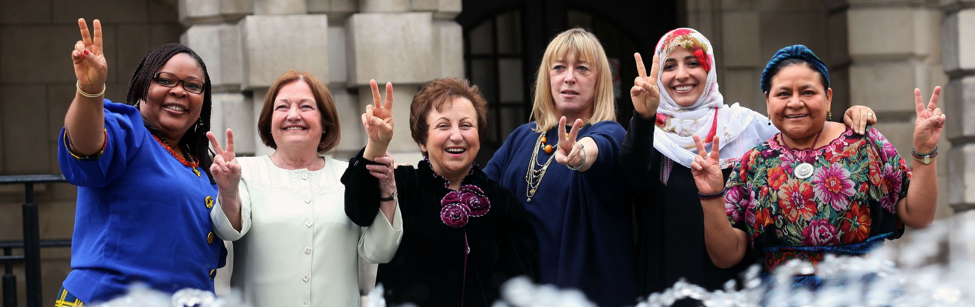 Женщины-лауреаты Нобелевской премии мира: Лейма Гбови из Либерии, Мейрид Магуайр из Северной Ирландии, Ширин Эбади из Ирана, Джоди Уильямс из США, Таваккол Карман из Йемена, Ригоберта Менчу Тум из Гватемалы