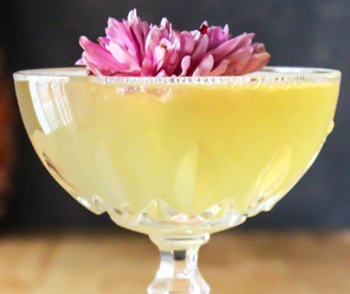 Файл:Ананас в шампанском (коктейль).jpg