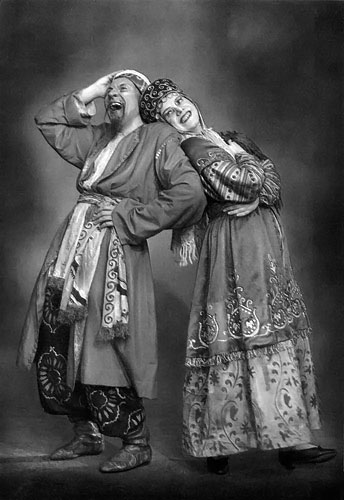 Балет «Шурале». Главные сваты – Михаил Михайлов и Татьяна Шмырова. Хореография Л. В. Якобсона. 1950