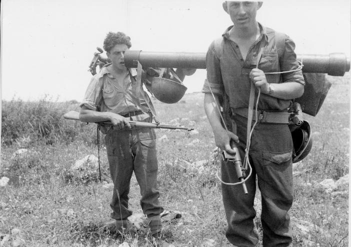 Израильские солдаты в районе Малкии, 1 битва.