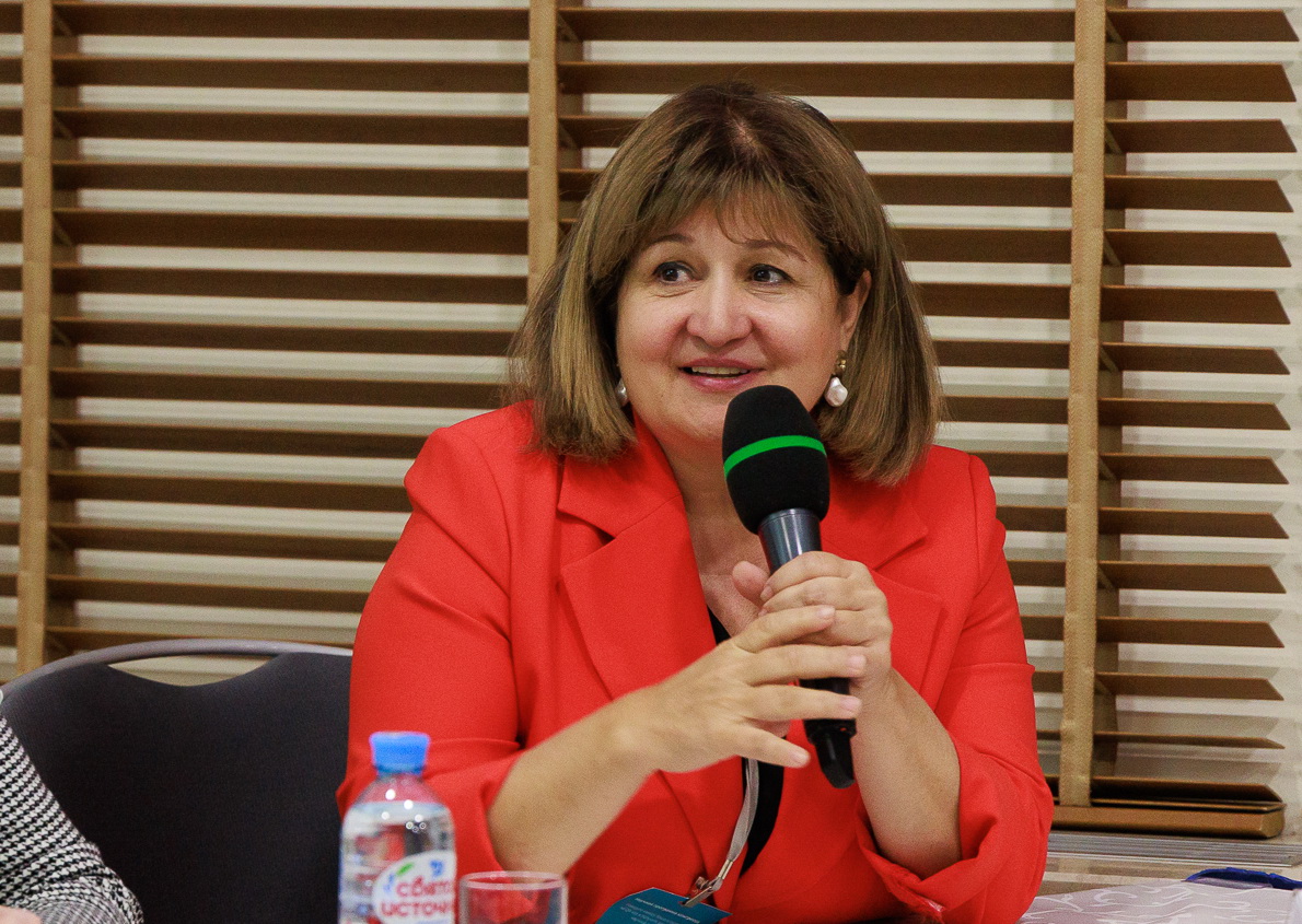 Нисо Одинаева.jpg