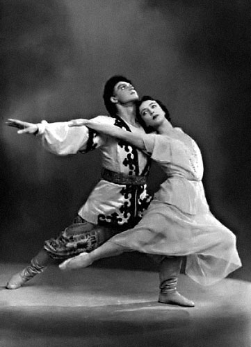 Александр Грибов — Али-Батыр, Любовь Войшнис — Сюимбике (балет «Шурале», музыка Ф. З. Яруллина в редакции В. А. Власова и В. Г. Фере, балетмейстер Л. В. Якобсон), Кировский театр