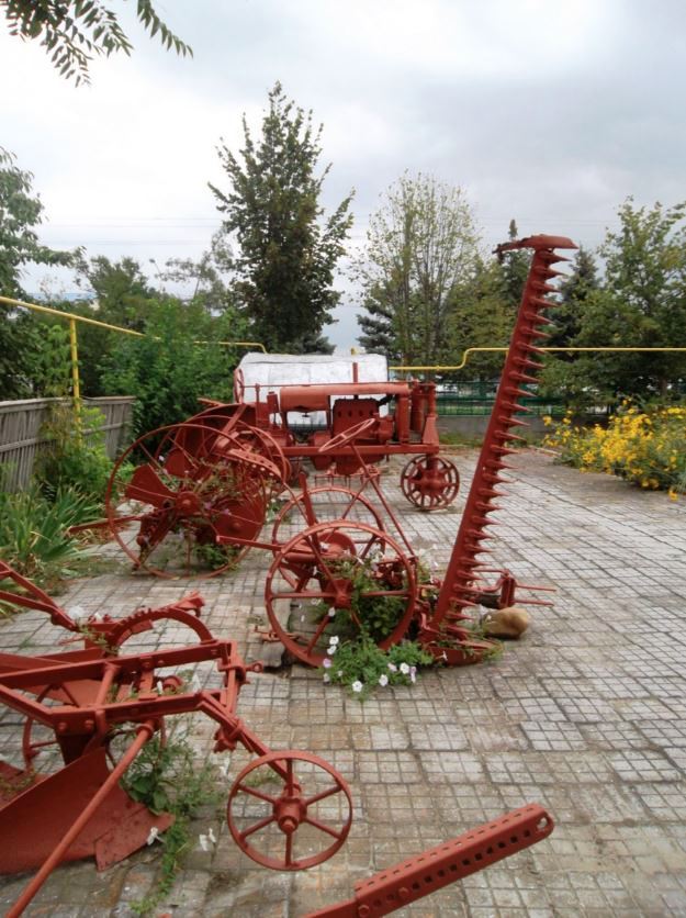 Выставка сельскохозяйственной техники середины XX века.