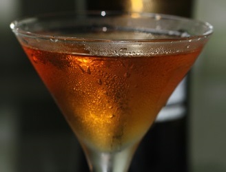 Файл:Поцелуй (коктейль).jpg