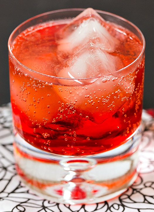 Файл:Твёрдая Кровь (коктейль).jpg