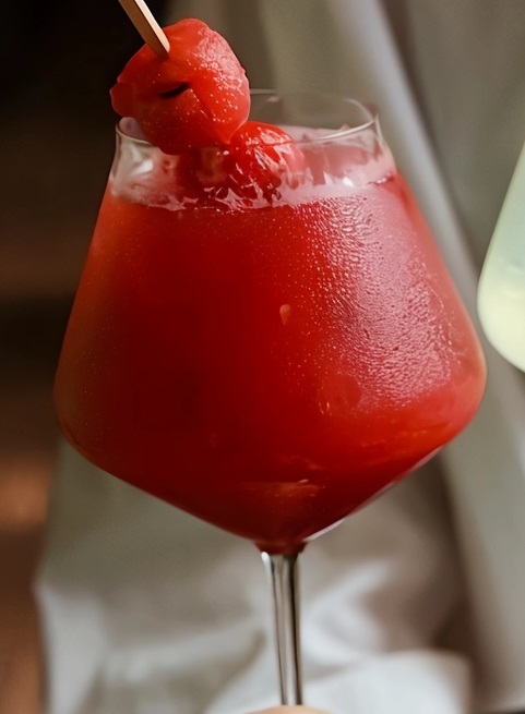 Файл:Арбузный апероль (коктейль).jpg