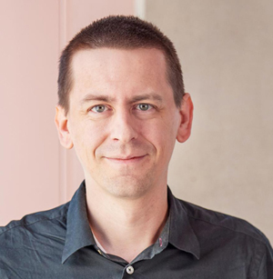 Джампер Джон М Нобель.jpg