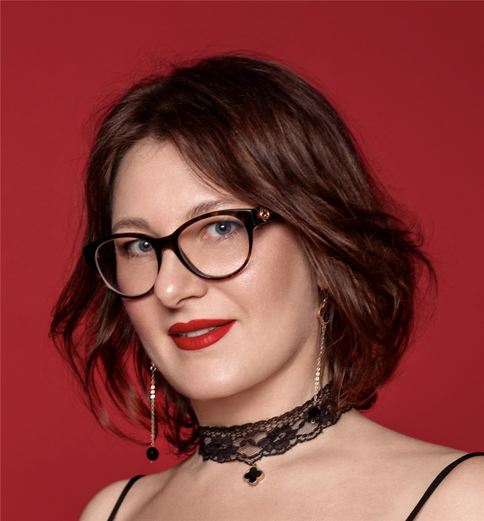 Irina Bogatikova.jpg