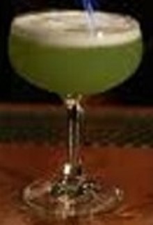 Шартрез в апельсине (коктейль).jpg