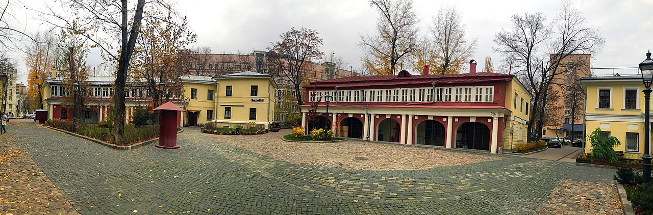 Gorodskaya Usadba Stepanovih 2d.jpg