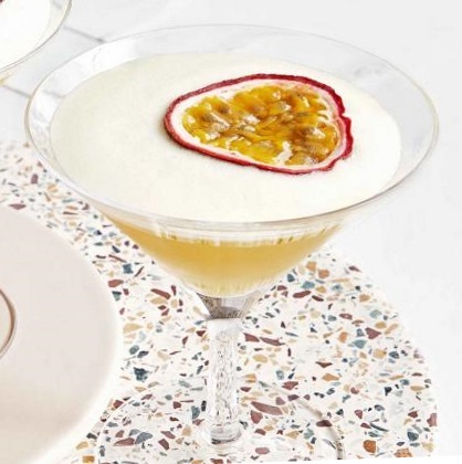 Файл:Маракуйя Мартини (коктейль).jpg