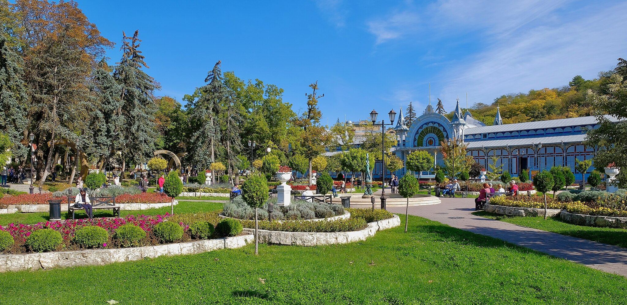 Здание Лермонтовской галереи