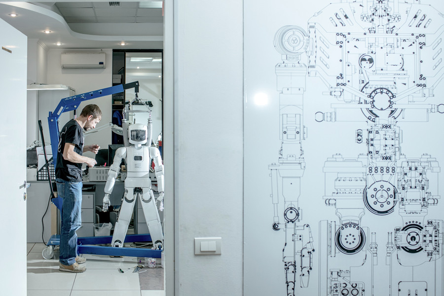 Сборочная площадка НПО. Фото Rbc.ru