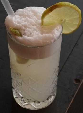 Файл:Королевский Джин Физ (коктейль).jpg