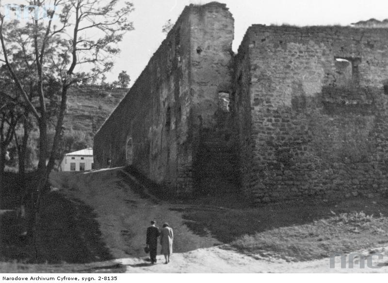 Руины замка