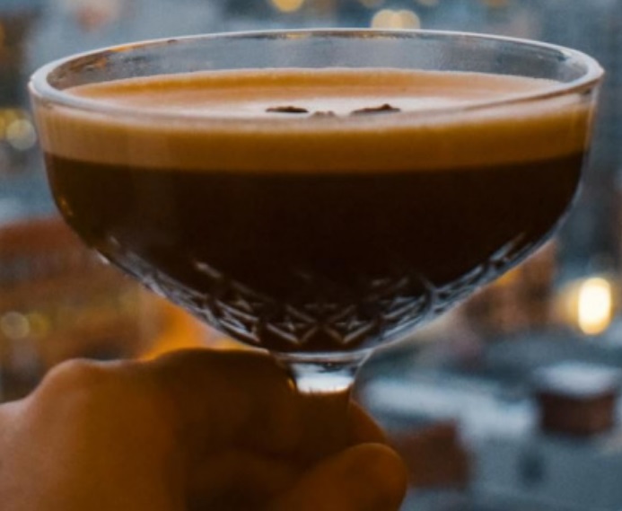 Файл:Бейлиз мартини (коктейль).jpg