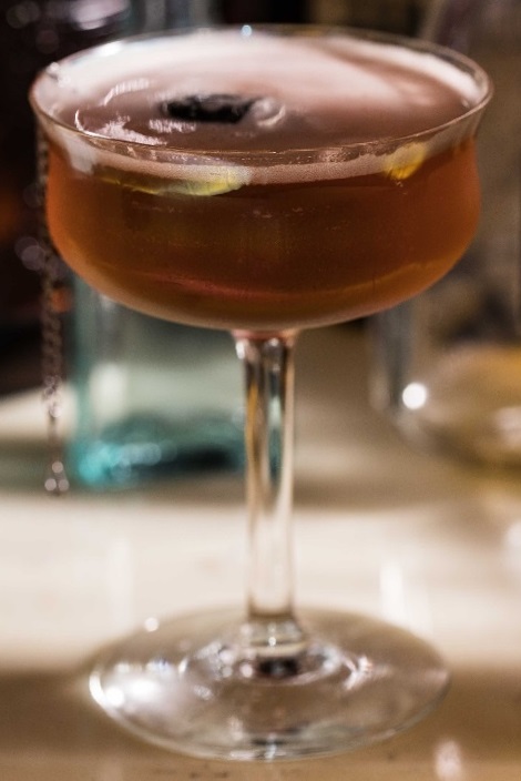 Файл:Мартини с коньяком и тоником (коктейль).jpg