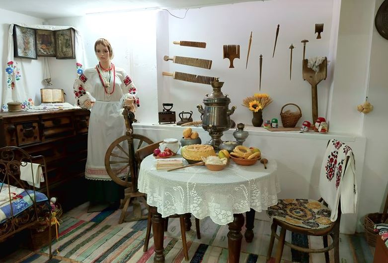 Интерьер казачьей хаты, фрагмент экспозиции «Основание станицы Белореченской».