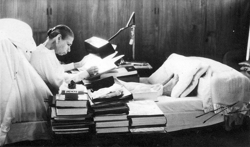 Мать во главе Ашрама Шри Ауробиндо 3.jpg