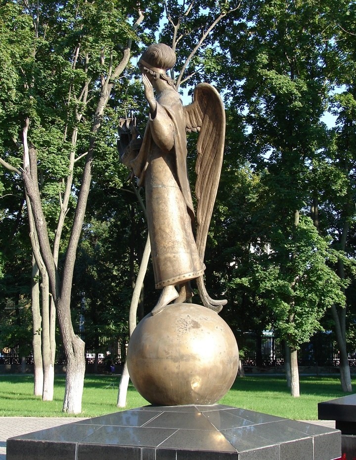 Памятник Святителю Митрофану Воронежскому 13.jpg