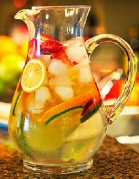 Файл:Охлаждающая сангрия (коктейль).jpg