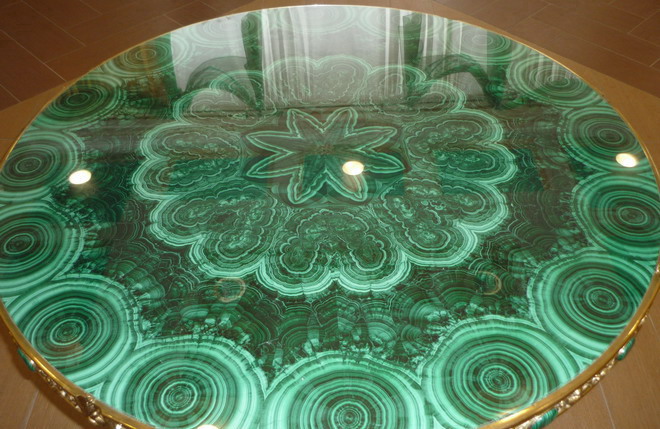 Файл:Столешница из малахита.jpg