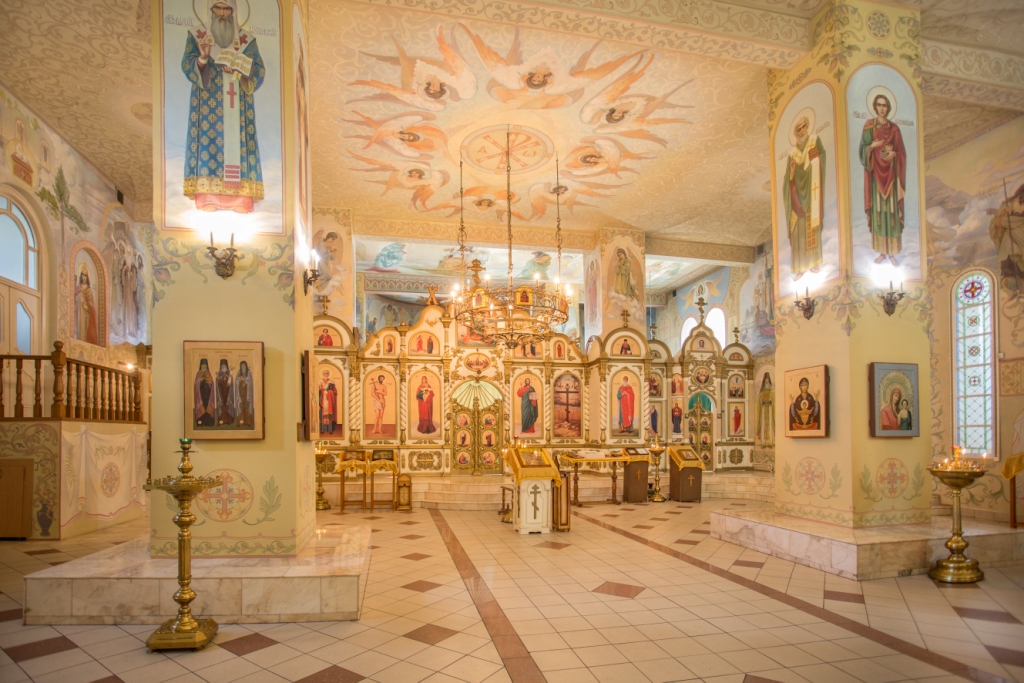 Нижний храм