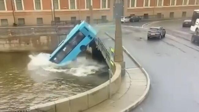 Файл:2024 Potseluyev most bus disaster.jpg