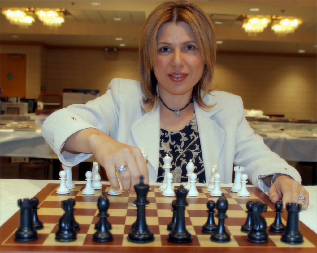 Файл:Polgar-20Olympic-20Chess-20Set.jpg