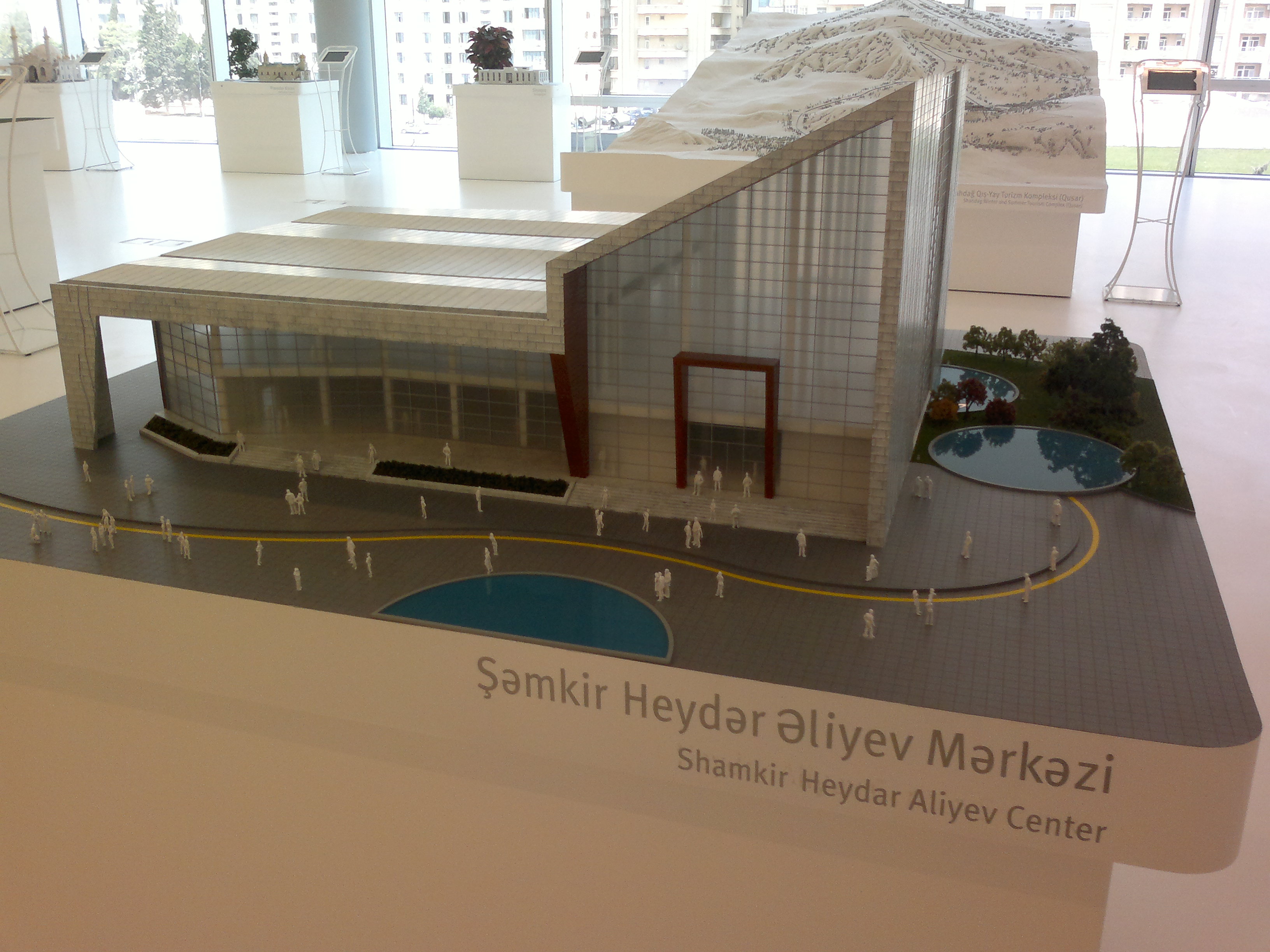 Макет Центра Гейдара Алиева в Шамкире.jpg