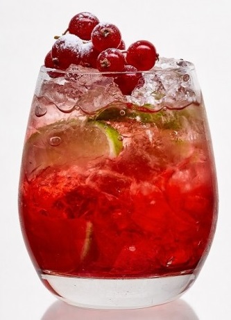 Файл:Ягодная Кайпироска (коктейль).jpg