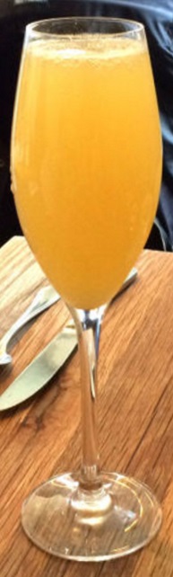 Файл:Бомбейский Беллини (коктейль).jpg