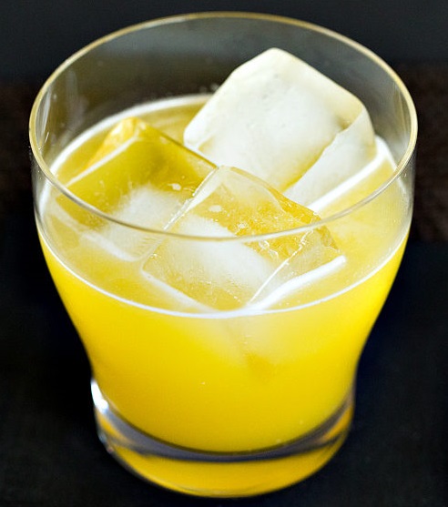 Файл:Жёлтая Субмарина (коктейль).jpg