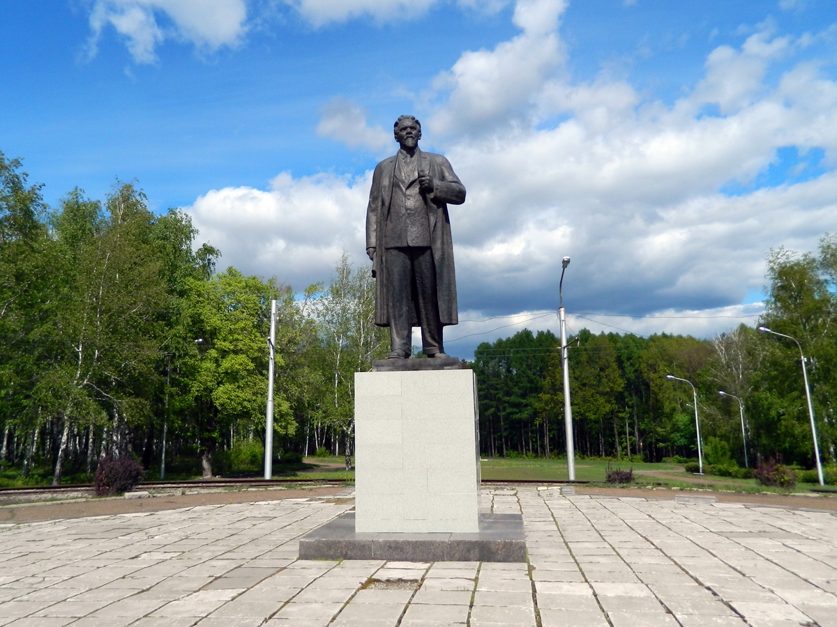 Памятник М. И. Калинину (Уфа).jpg