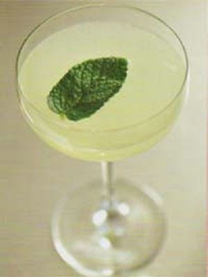 Файл:Джинн из Бутылки с Джином (коктейль).jpg