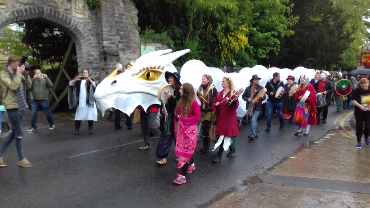 Первомайский фольклорный фестиваль в Гластонбери