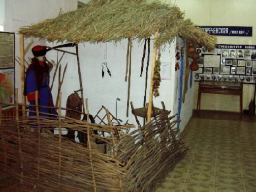 Реконструкция мазаной хаты времён освоения Кубани.