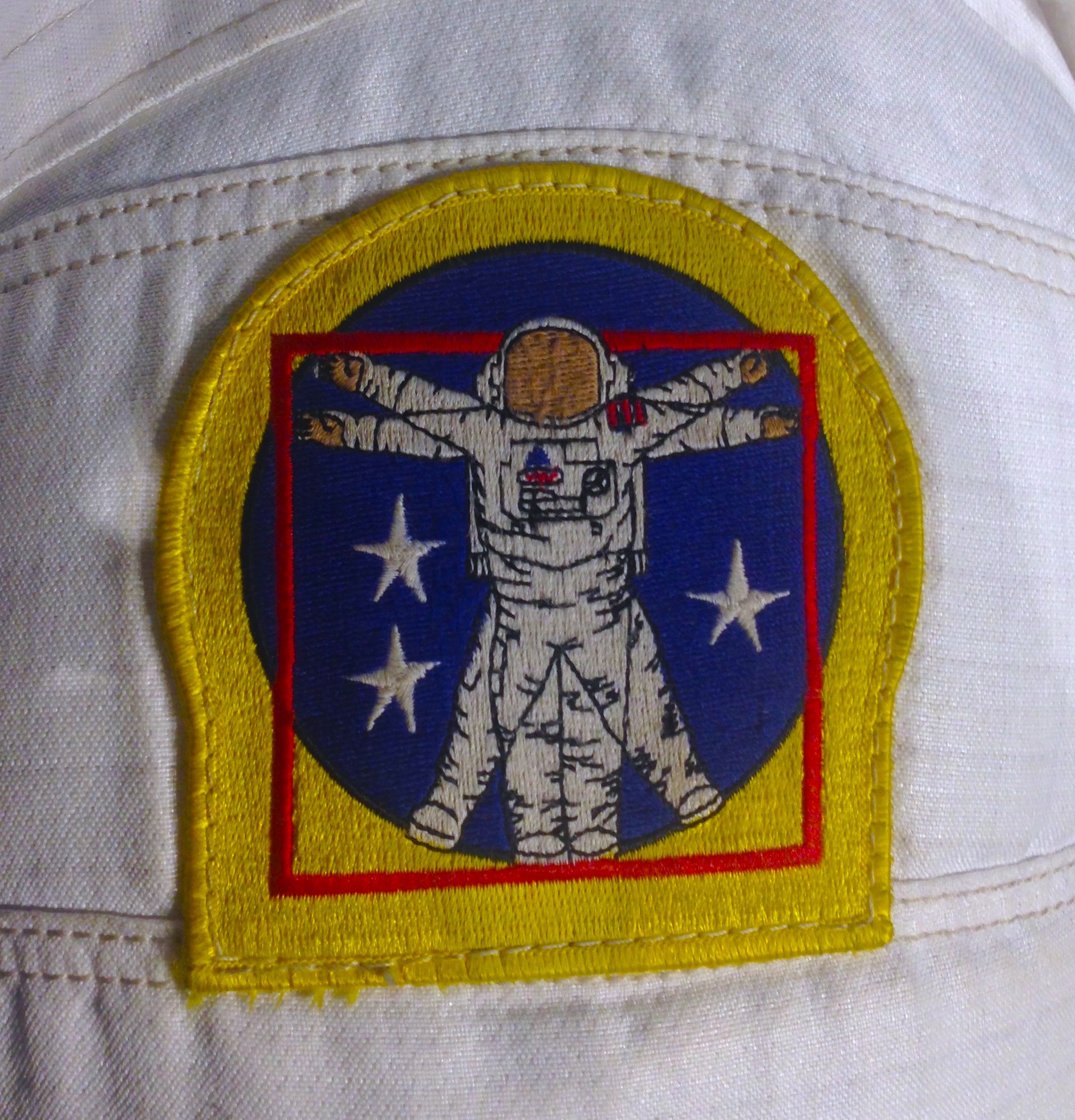 Файл:Space suit patch.jpg