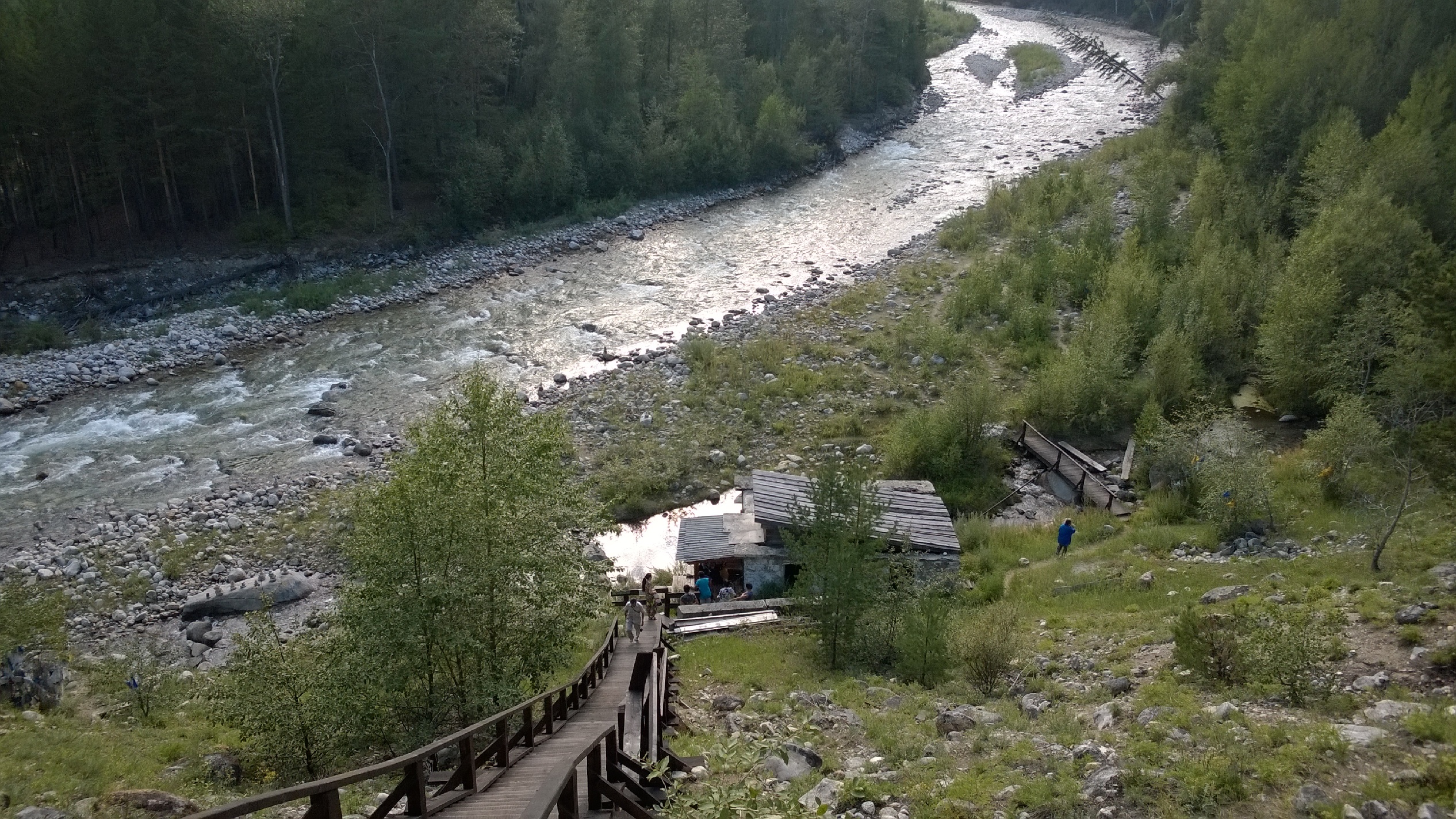 Файл:Спуск к горячему источнику 02.jpg