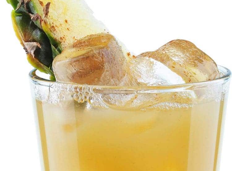 Файл:Ананасовое блаженство (коктейль).jpg