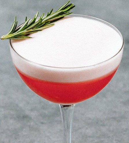 Файл:Зимний Сауэр (коктейль).jpg