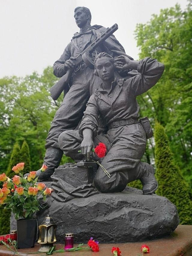 Павел Крылатых и Анна Морозова.jpg