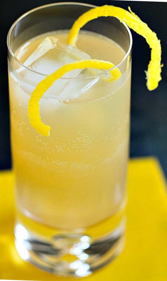 Файл:Физ абрикосовый (коктейль).jpg