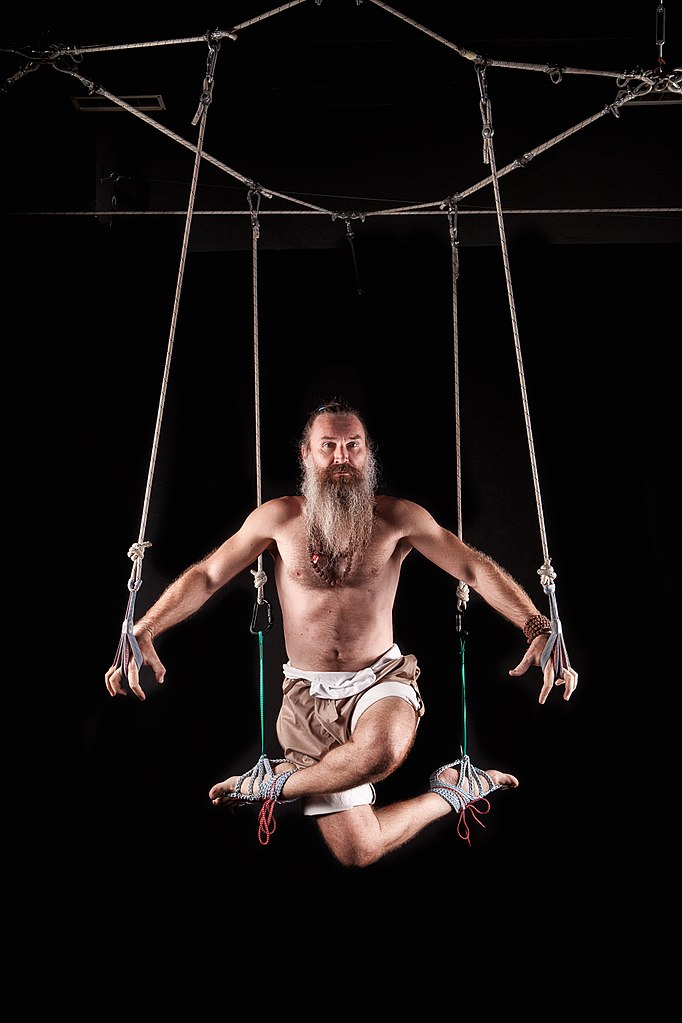 Ezerskyi na verevochkah 2.jpg