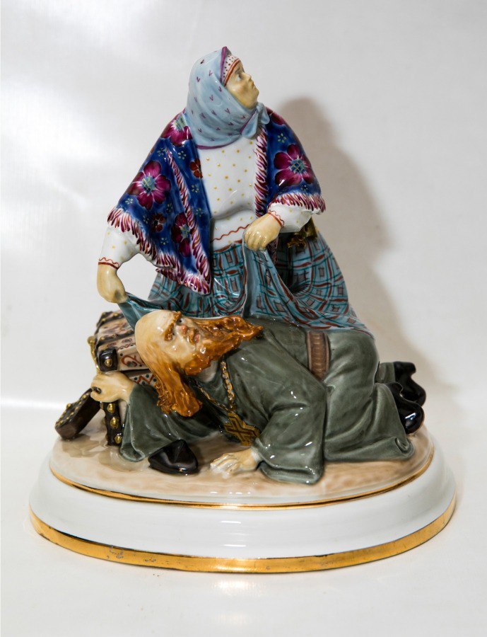 Поп и попадья (Сказке о Попе и его работнике Балде), 1956 г. Фарфор