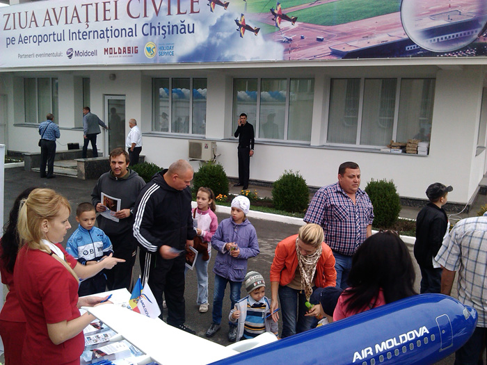 Экспозиция Air Moldova на авиашоу в Кишинёве, 2012 год