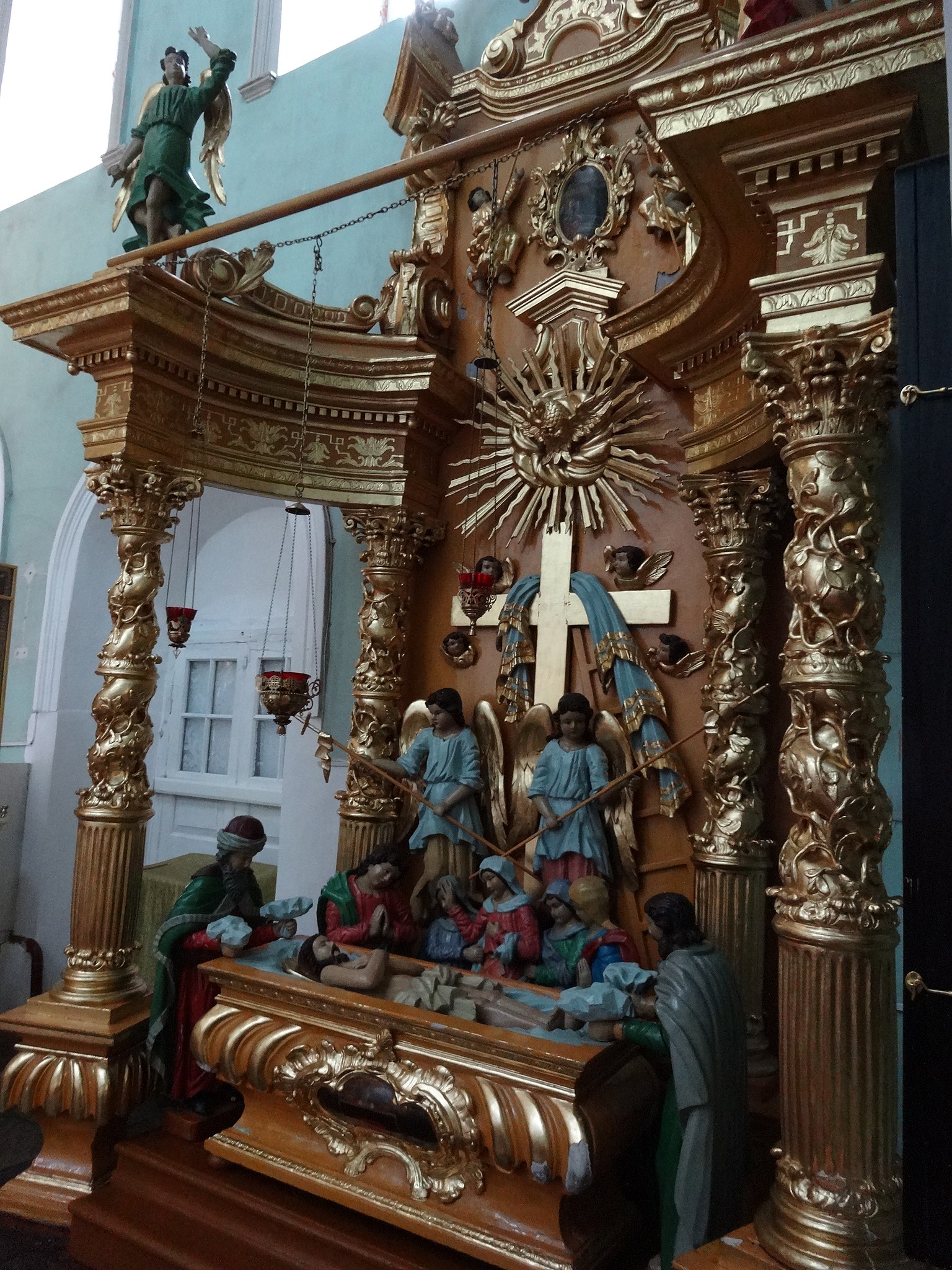 Рождественский храм. Скульптурная композиция «Положение во гроб»