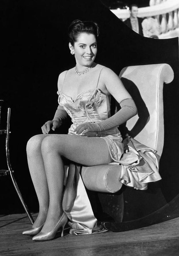Susan-kohner-294544ec-efda-4db9-aa40-75915f1cf36-resize-750.jpeg