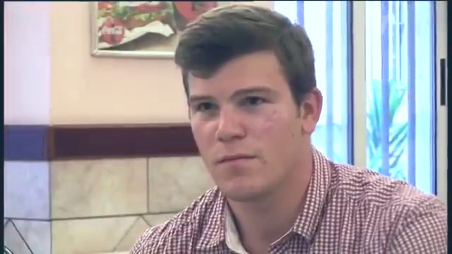 14. Седьмая серия. Швейцарский гвардеец из группы тех, которым Иван Ургант задавал вопрос о швейцарках и итальянках.