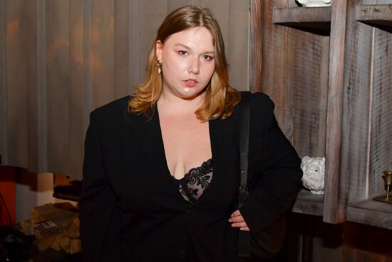 Алёна Швиденкова.jpg